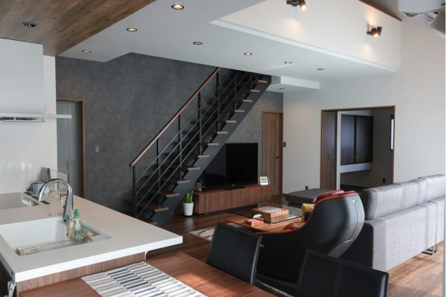 ロフト×勾配天井