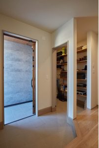 使いやすさを支える土間収納